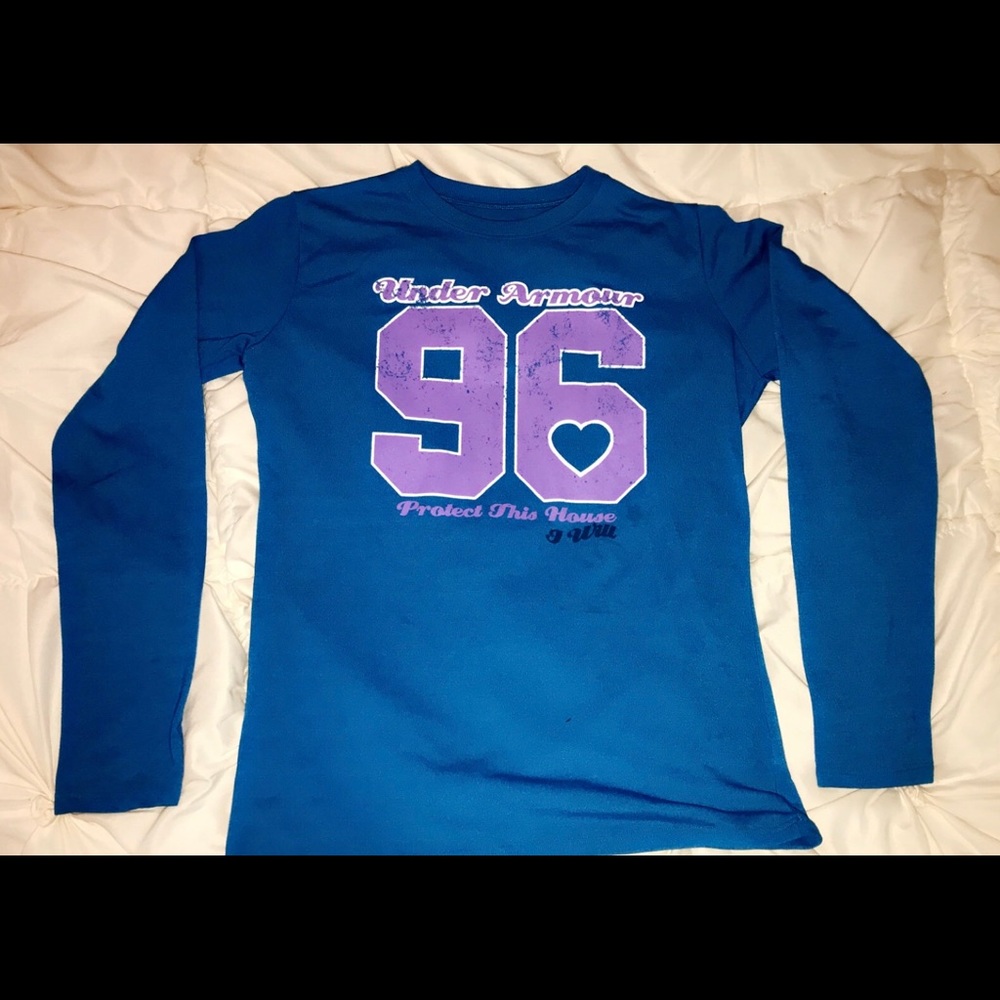 Underarmour Youth M long sleeve shirt
